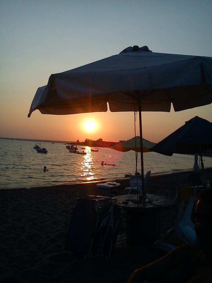 Dafni'S Home 50 Meters From The Beach 게라크니 외부 사진